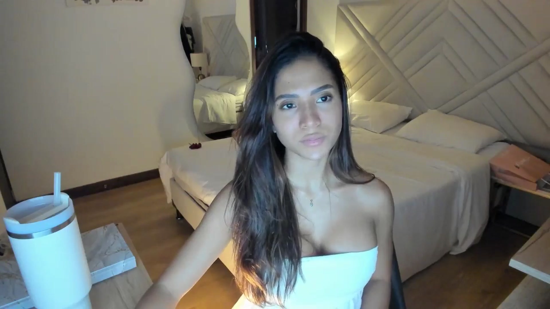 Gallery image thumbnail from Missabyy's myfreecams stream on, 06/12/2025, 02:48 image 14 of 20