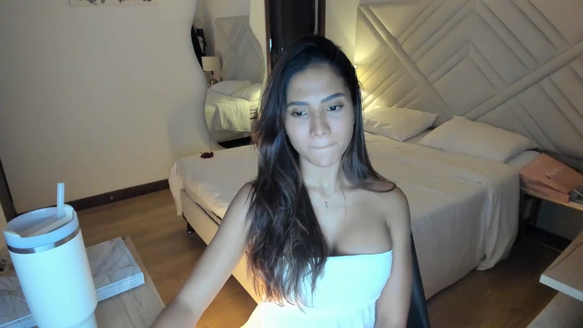 Gallery image thumbnail from Missabyy's myfreecams stream on, 06/12/2025, 02:48 image 17 of 20
