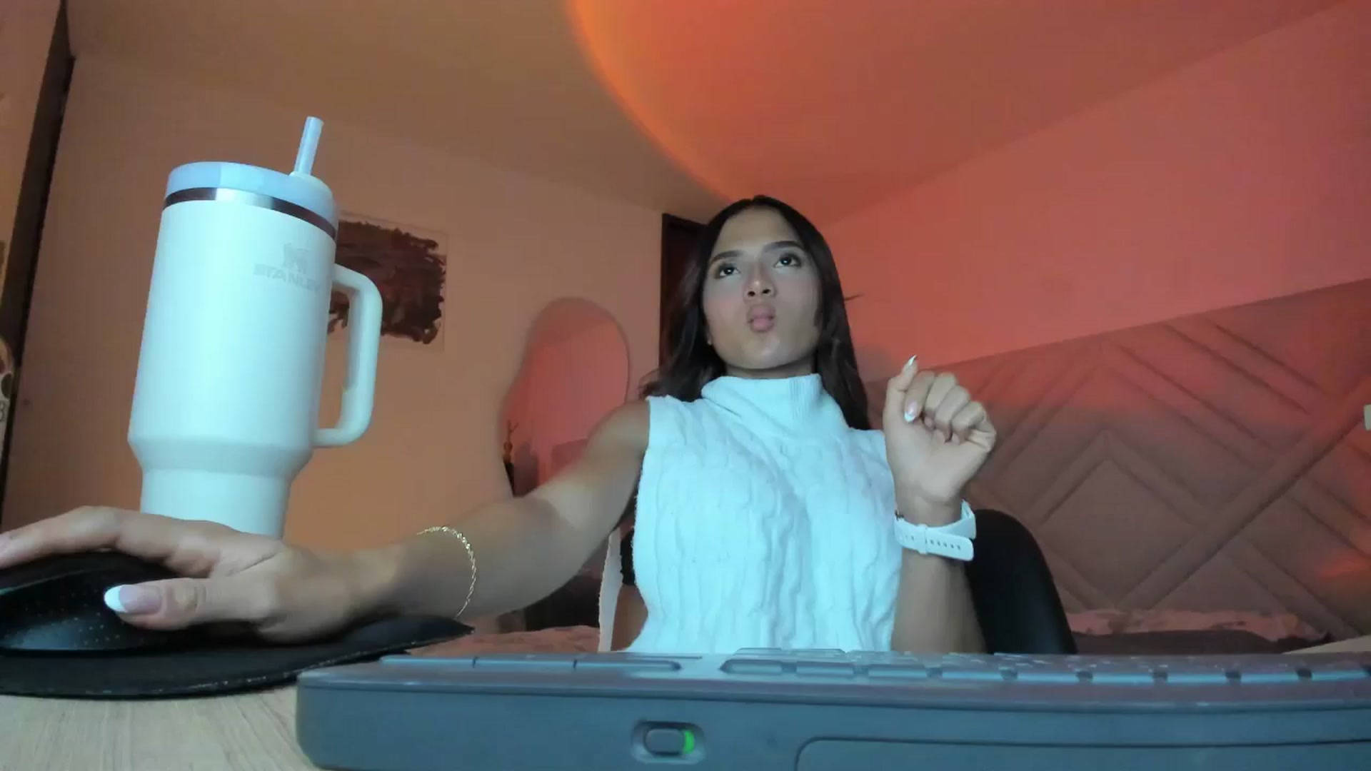 Gallery image thumbnail from Missabyy's myfreecams stream on, 06/16/2025, 24:02 image 4 of 20
