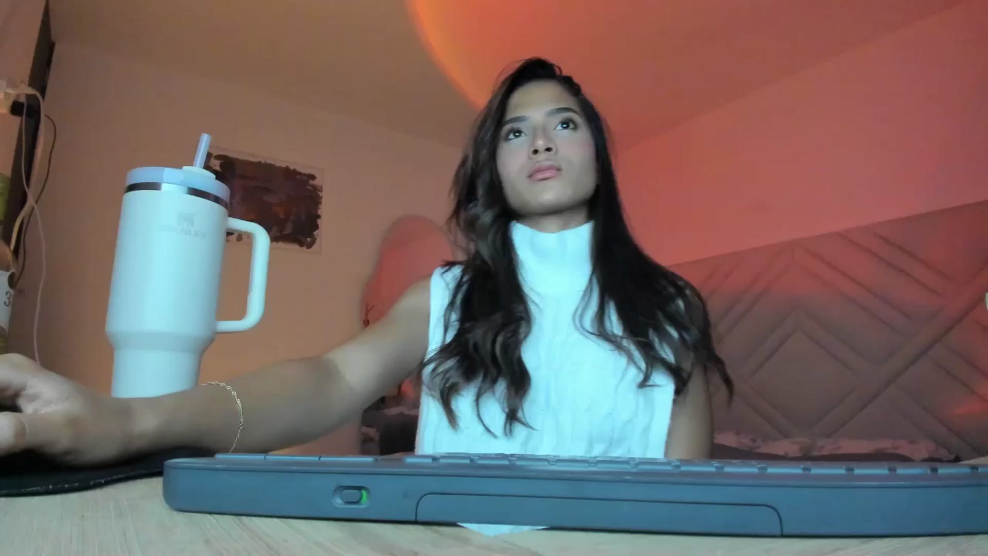 Gallery image thumbnail from Missabyy's myfreecams stream on, 06/16/2025, 24:02 image 17 of 20