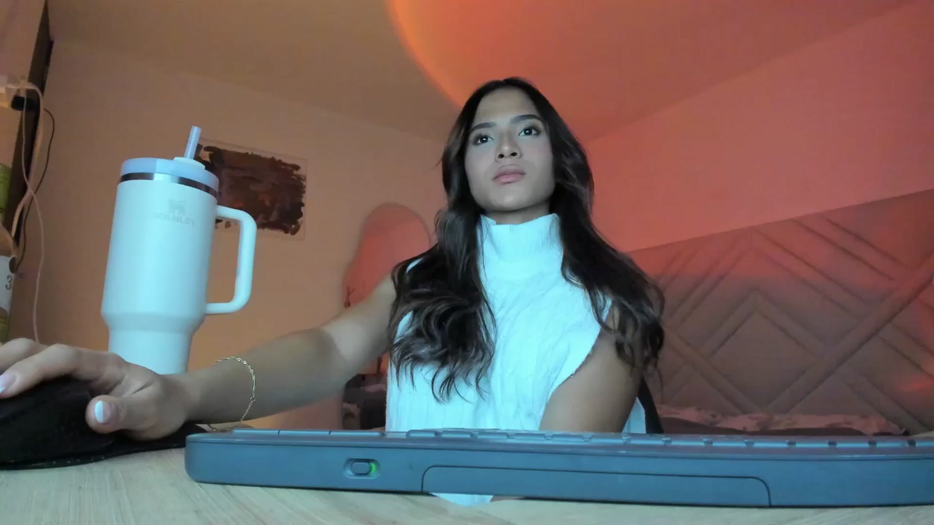 Gallery image thumbnail from Missabyy's myfreecams stream on, 06/16/2025, 24:02 image 20 of 20