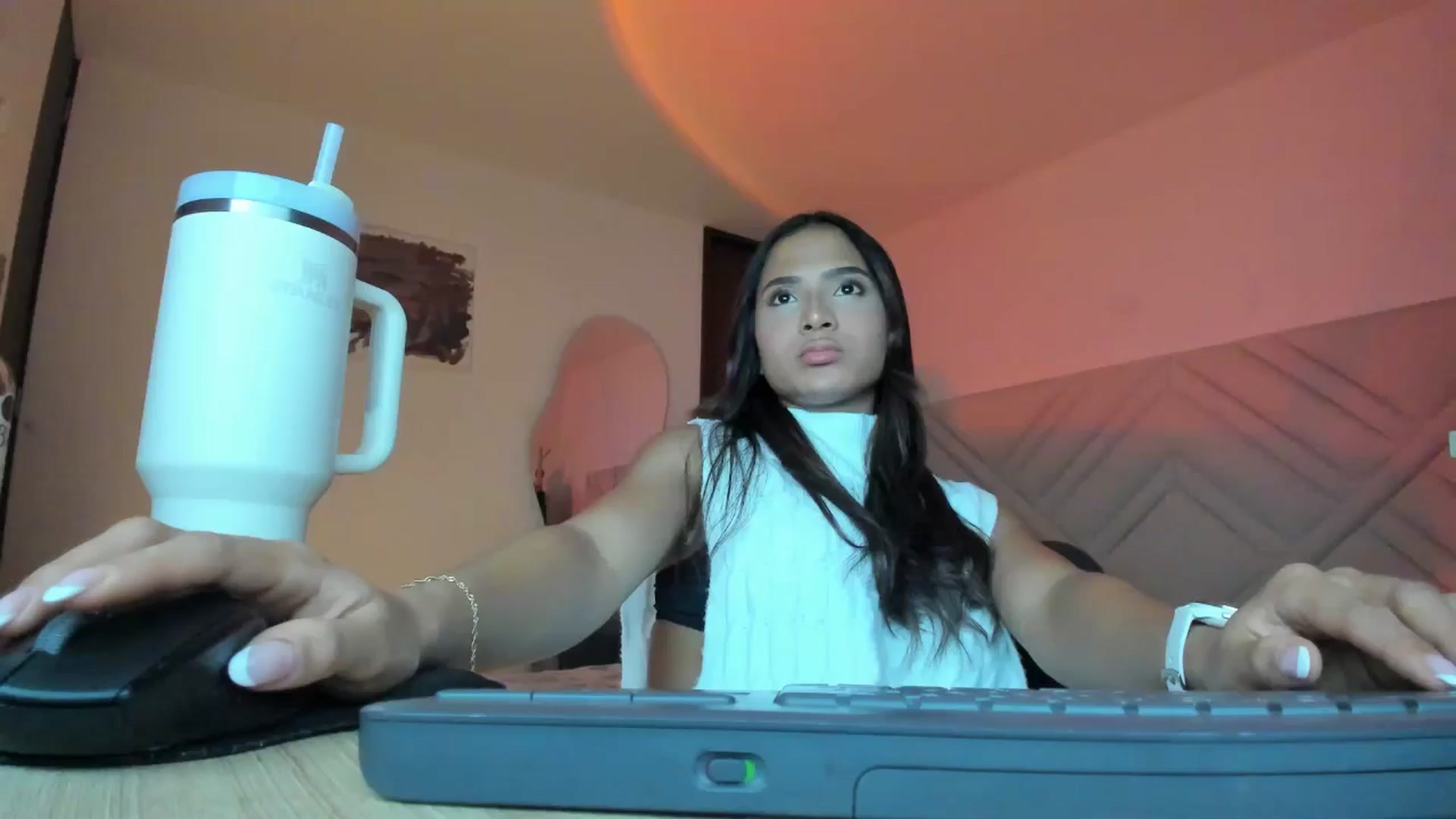 Gallery image thumbnail from Missabyy's myfreecams stream on, 06/16/2025, 24:02 image 1 of 20