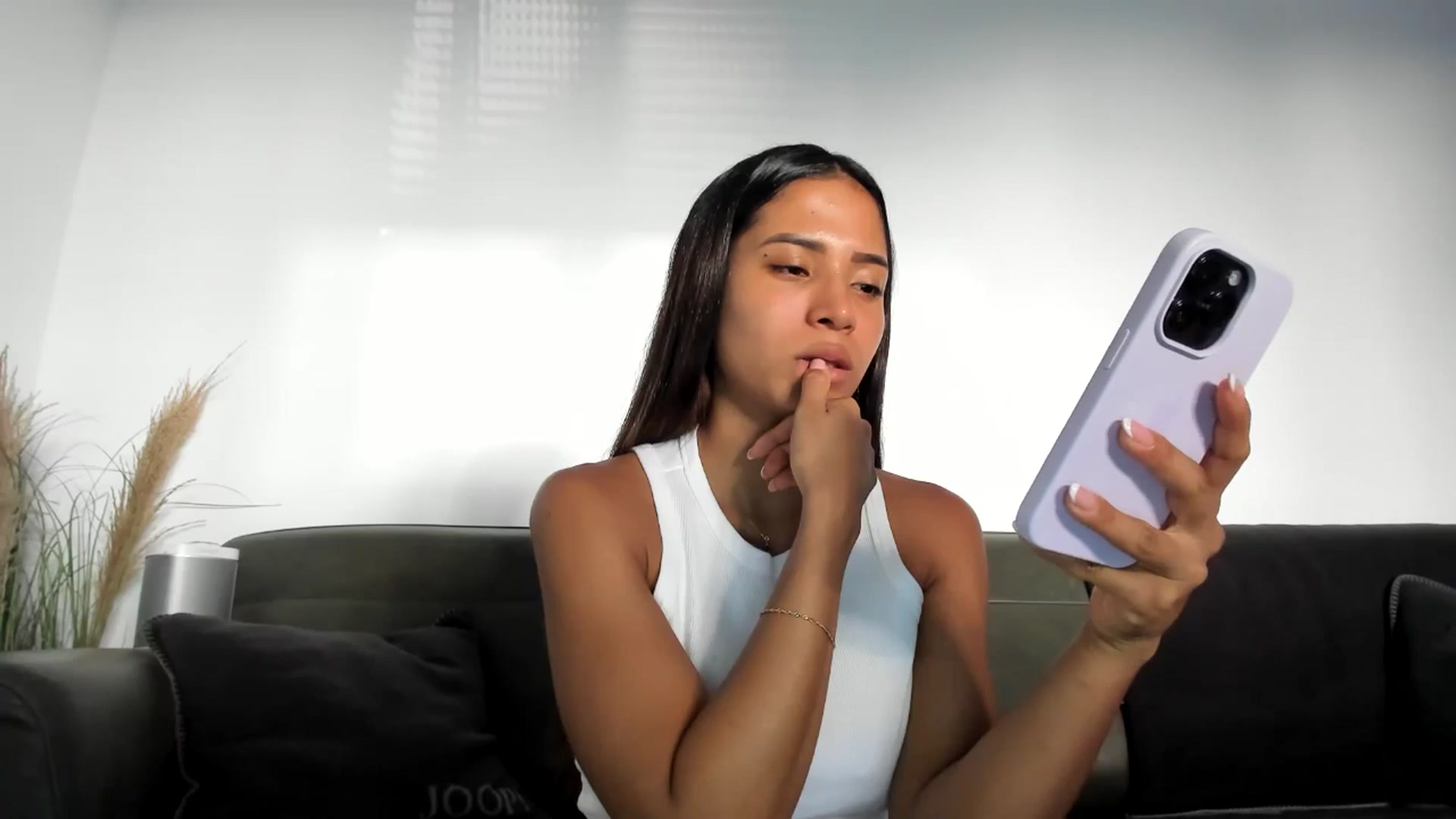 Gallery image thumbnail from Missabyy's myfreecams stream on, 06/29/2025, 17:44 image 14 of 20