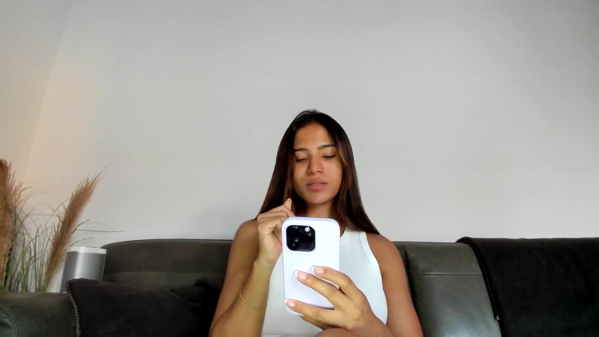 Gallery image thumbnail from Missabyy's myfreecams stream on, 06/29/2025, 19:23 image 18 of 20