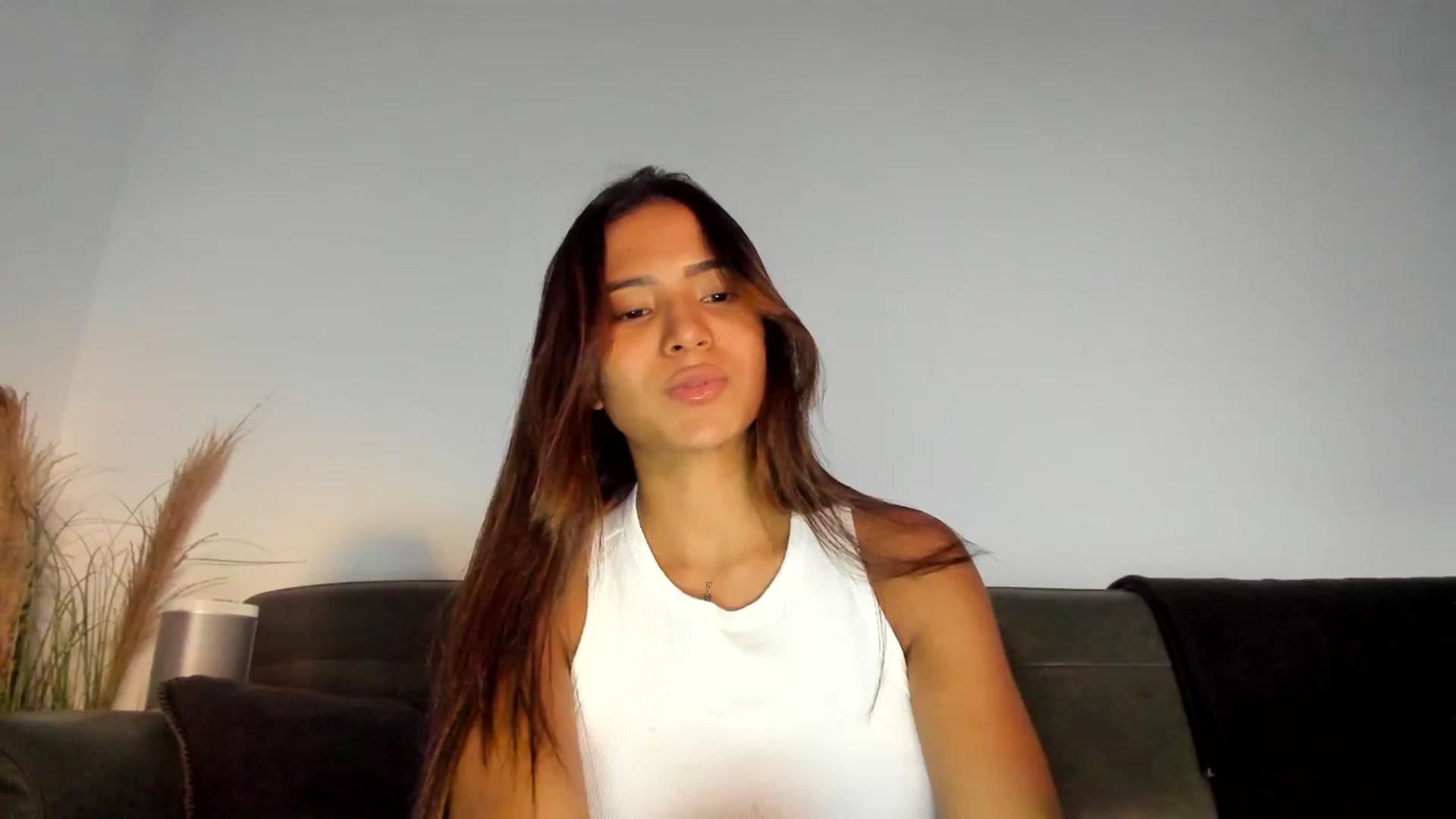 Gallery image thumbnail from Missabyy's myfreecams stream on, 06/29/2025, 19:23 image 15 of 20