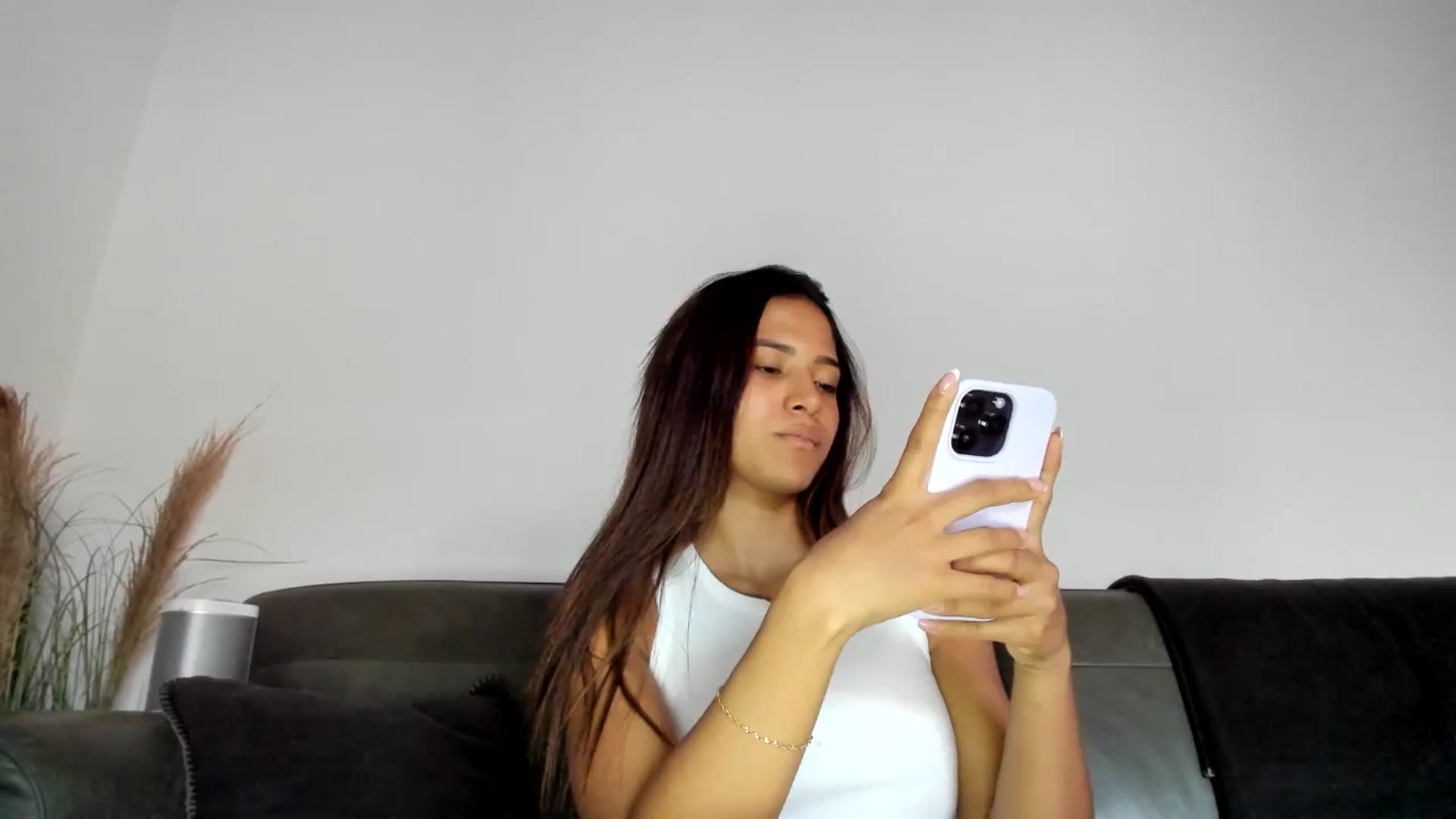 Gallery image thumbnail from Missabyy's myfreecams stream on, 06/29/2025, 19:23 image 20 of 20