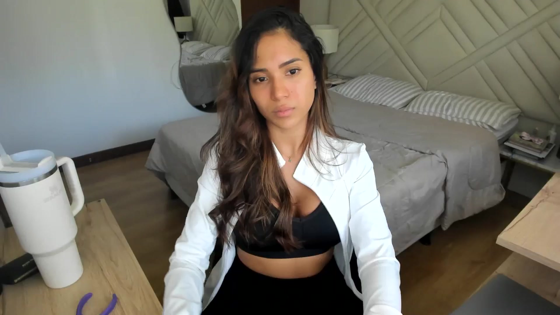 Gallery image thumbnail from Missabyy's myfreecams stream on, 07/12/2025, 20:59 image 11 of 20