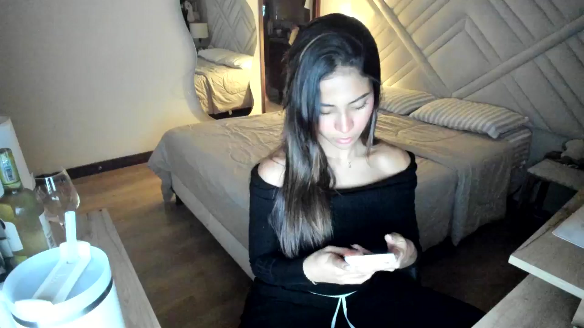 Gallery image thumbnail from Missabyy's myfreecams stream on, 07/27/2025, 24:33 image 8 of 20