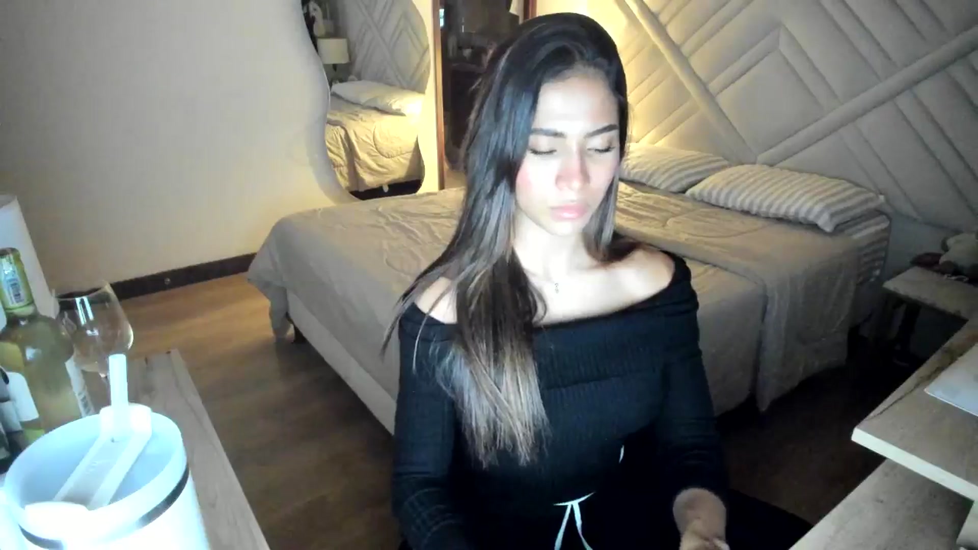 Gallery image thumbnail from Missabyy's myfreecams stream on, 07/27/2025, 24:33 image 11 of 20