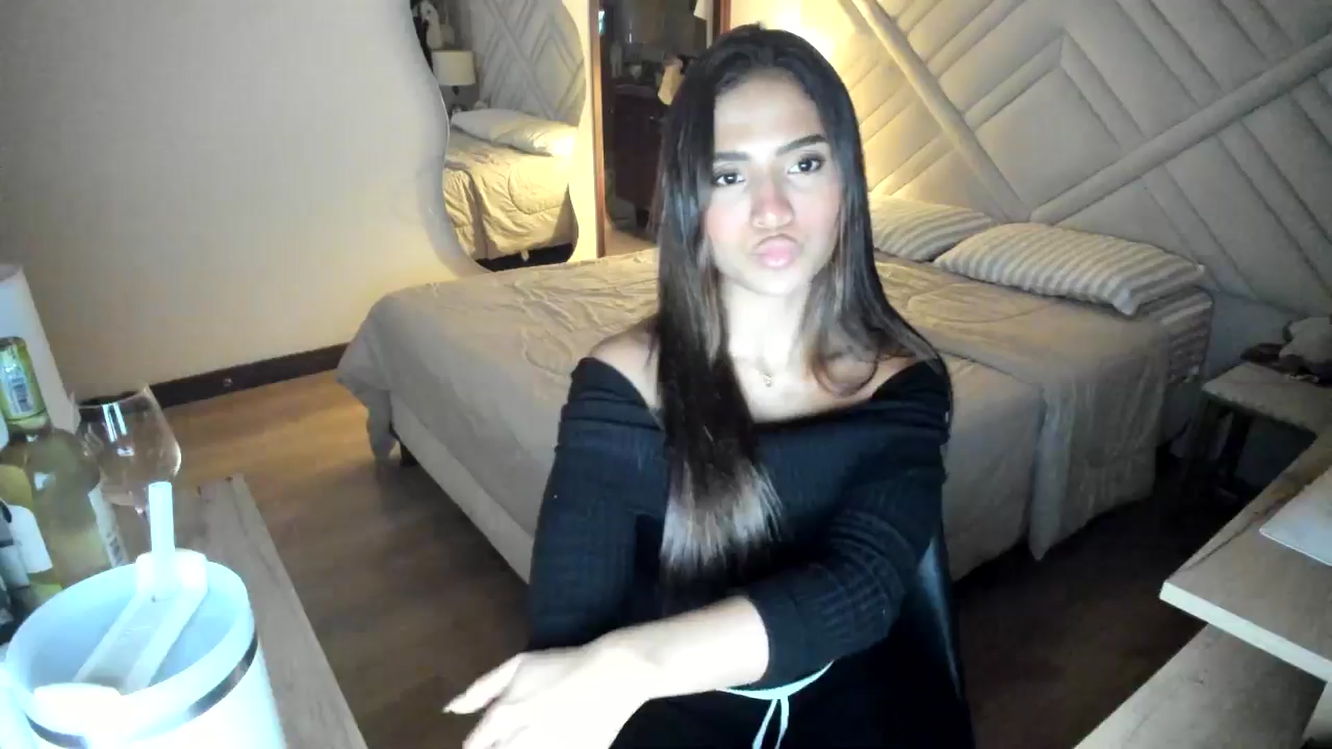Gallery image thumbnail from Missabyy's myfreecams stream on, 07/27/2025, 24:33 image 17 of 20