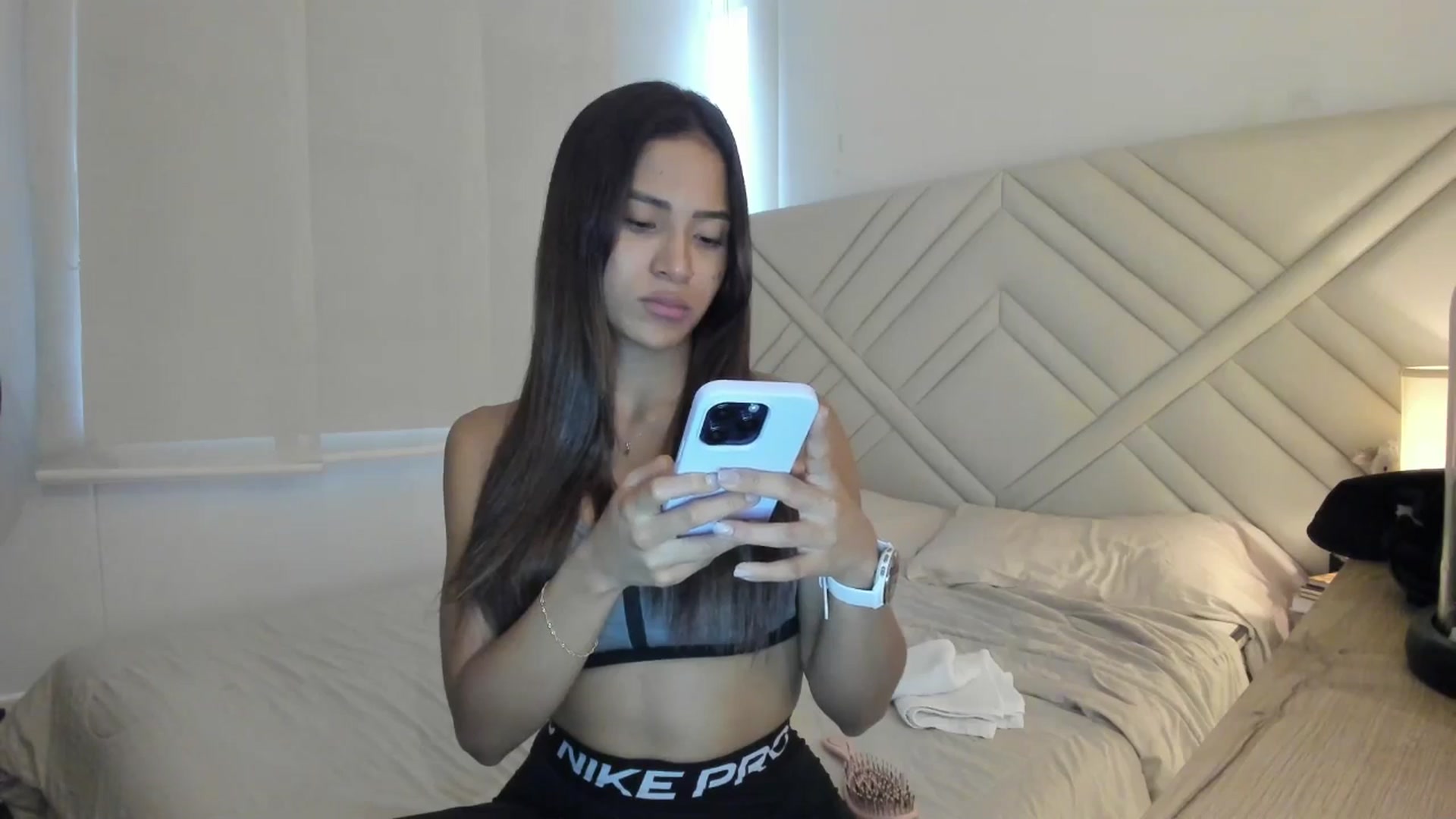 Gallery image thumbnail from Missabyy's myfreecams stream on, 08/10/2025, 20:32 image 3 of 20