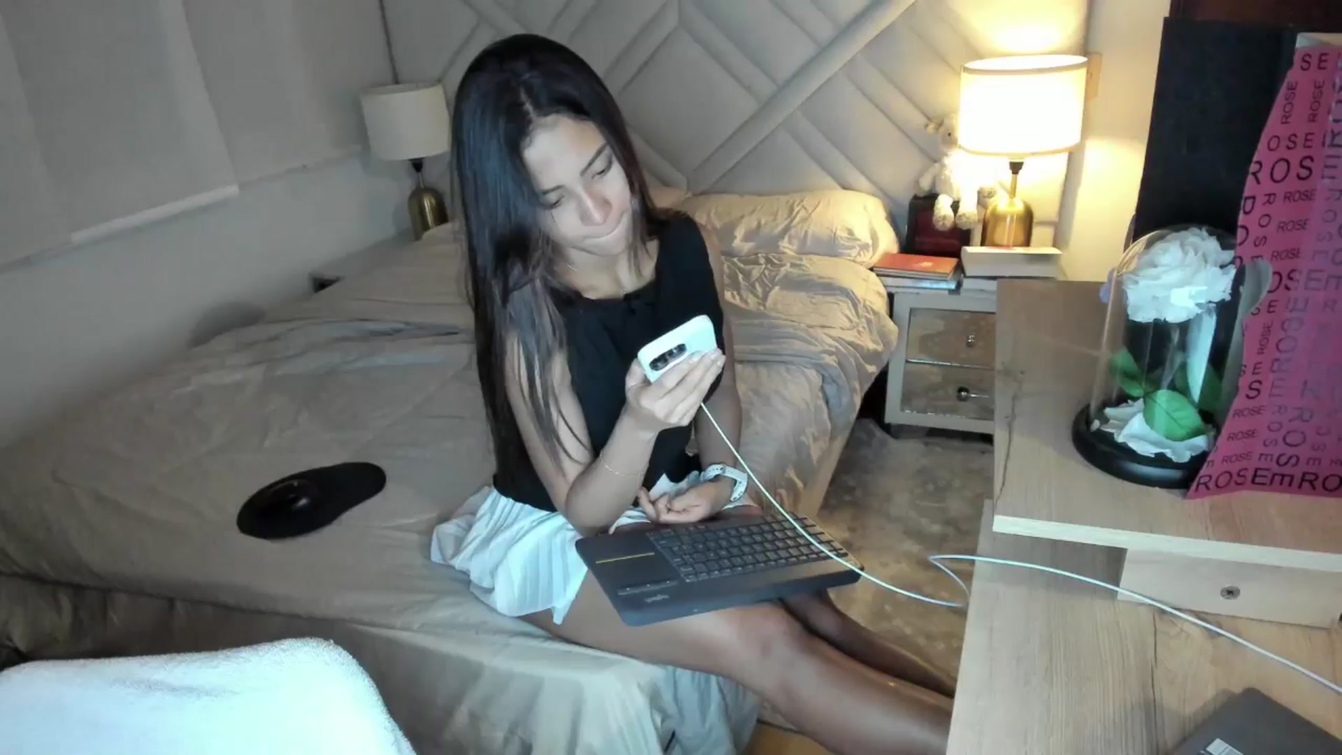 Gallery image thumbnail from Missabyy's myfreecams stream on, 08/12/2025, 01:50 image 15 of 20