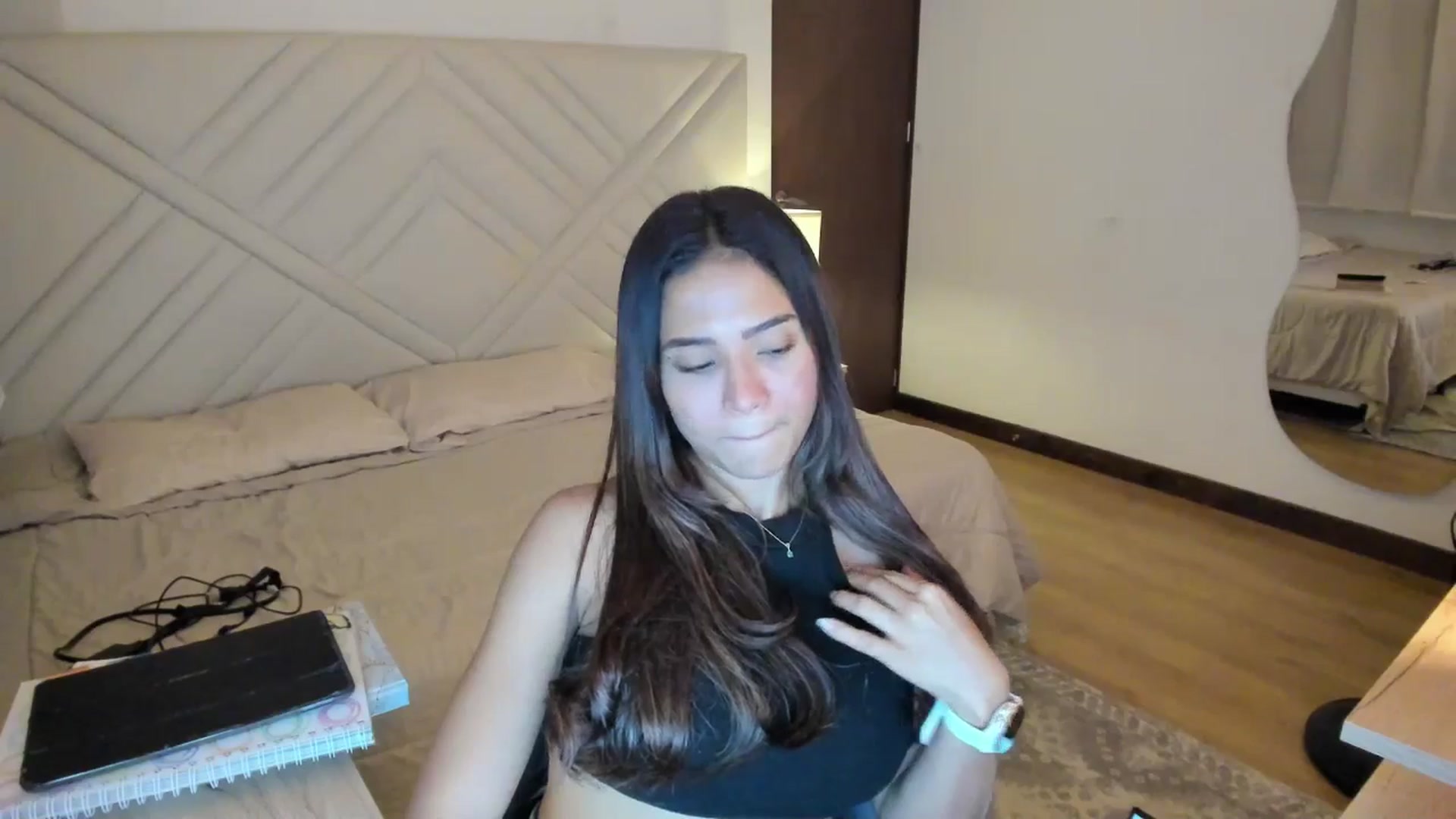 Gallery image thumbnail from Missabyy's myfreecams stream on, 08/12/2025, 23:52 image 12 of 20