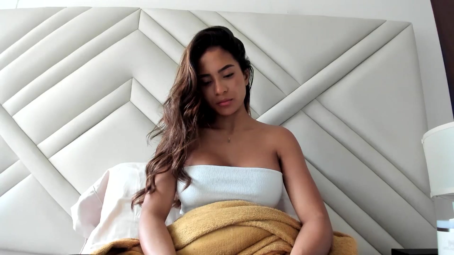 Gallery image thumbnail from Missabyy's myfreecams stream on, 08/15/2025, 18:59 image 10 of 20
