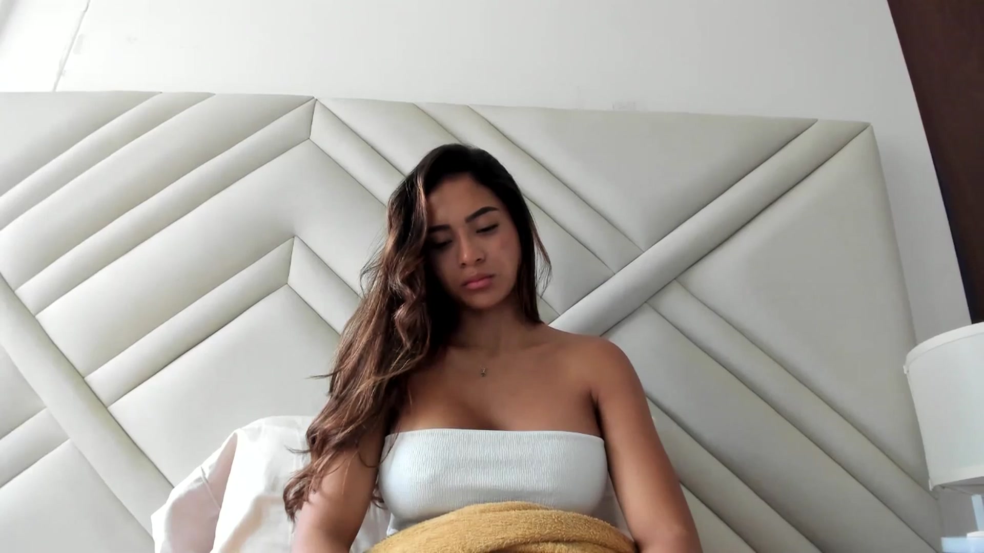 Gallery image thumbnail from Missabyy's myfreecams stream on, 08/15/2025, 18:59 image 13 of 20