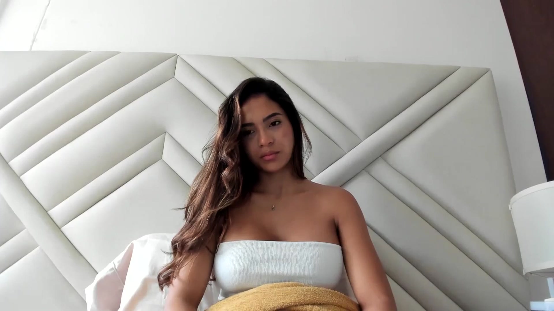 Gallery image thumbnail from Missabyy's myfreecams stream on, 08/15/2025, 18:59 image 12 of 20
