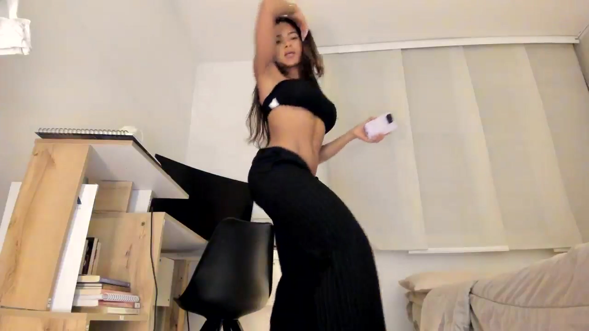 Gallery image thumbnail from Missabyy's myfreecams stream on, 08/16/2025, 01:31 image 17 of 20