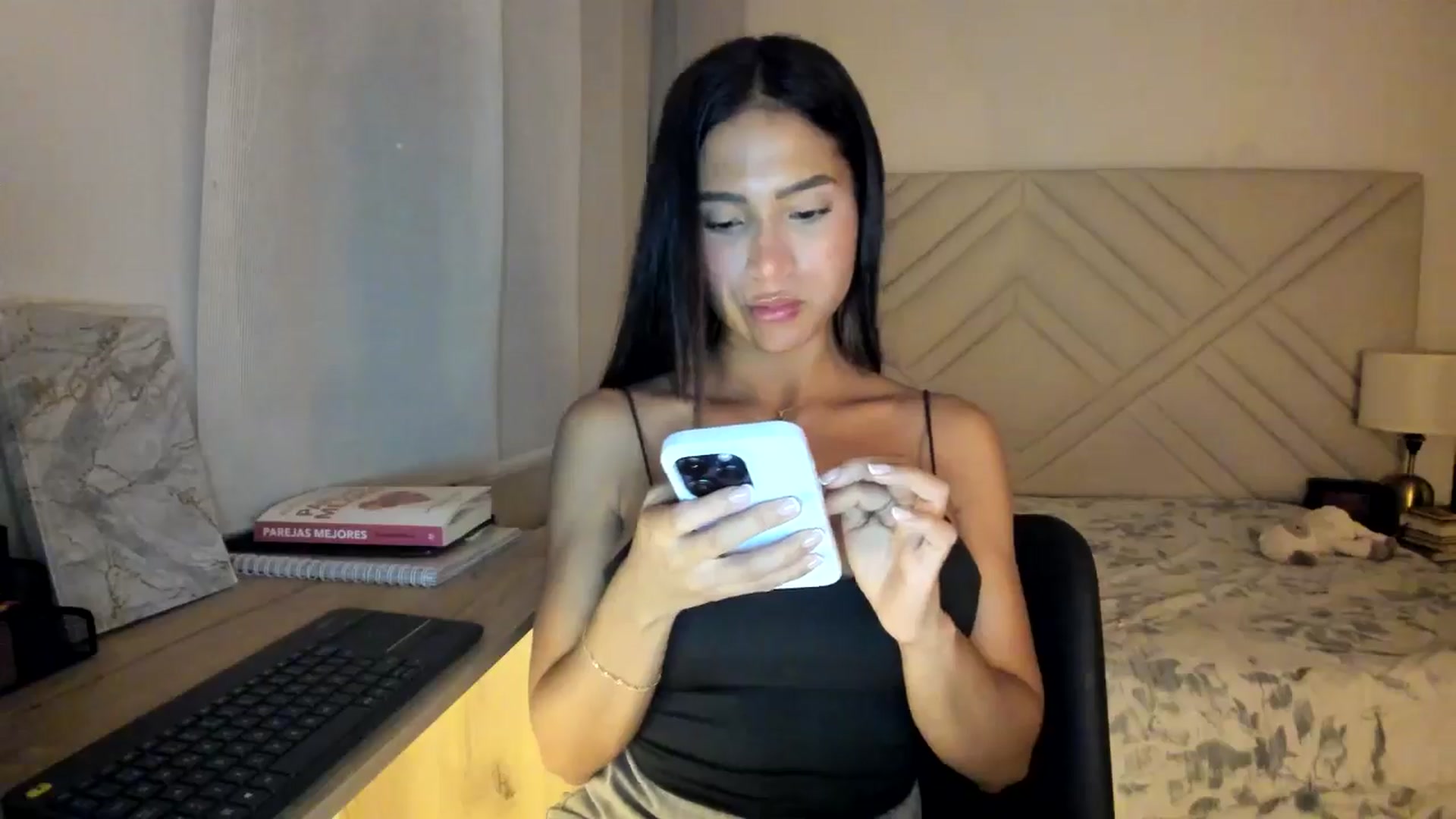 Gallery image thumbnail from Missabyy's myfreecams stream on, 08/18/2025, 24:56 image 17 of 20