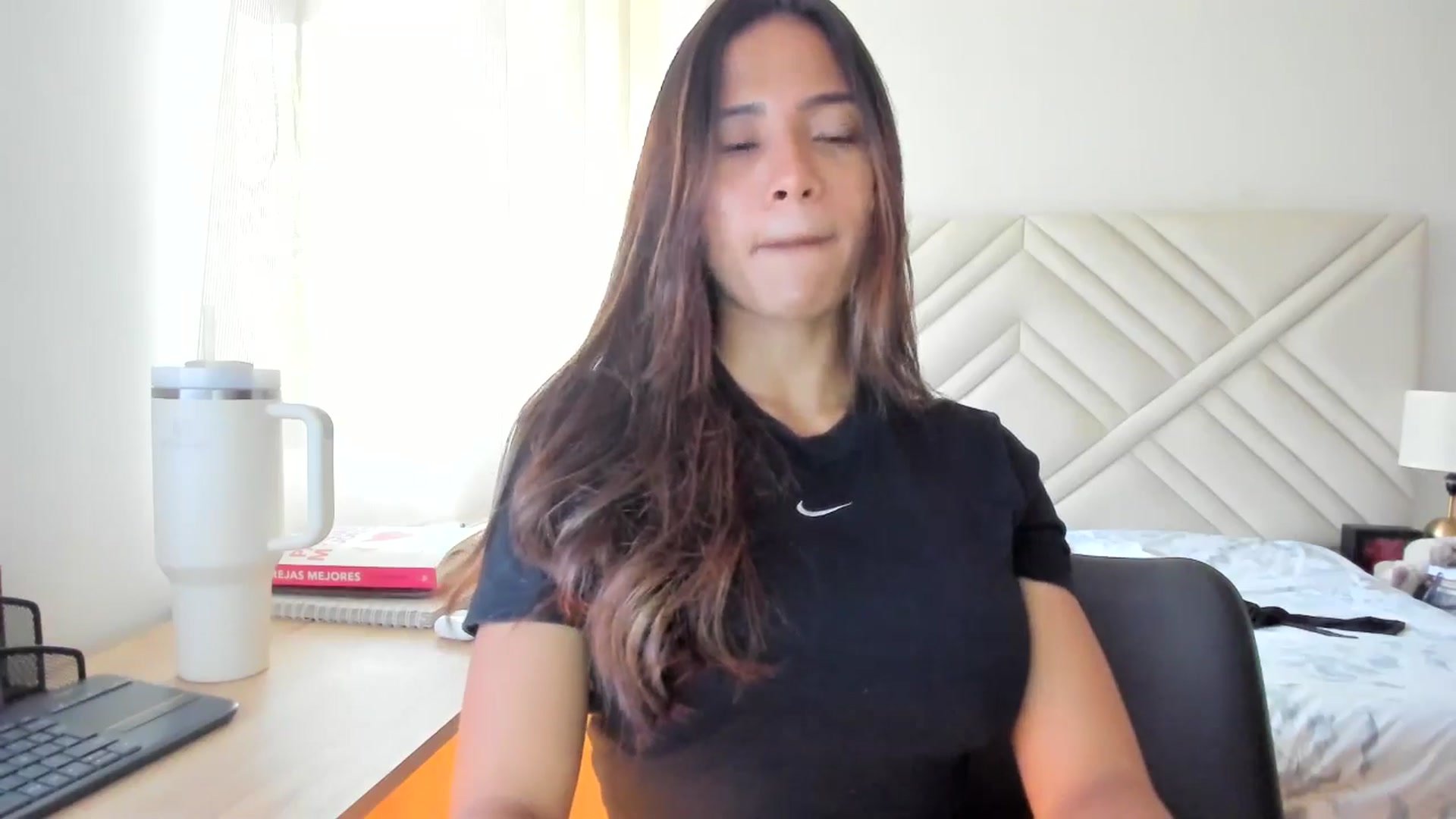 Gallery image thumbnail from Missabyy's myfreecams stream on, 08/18/2025, 21:40 image 12 of 20