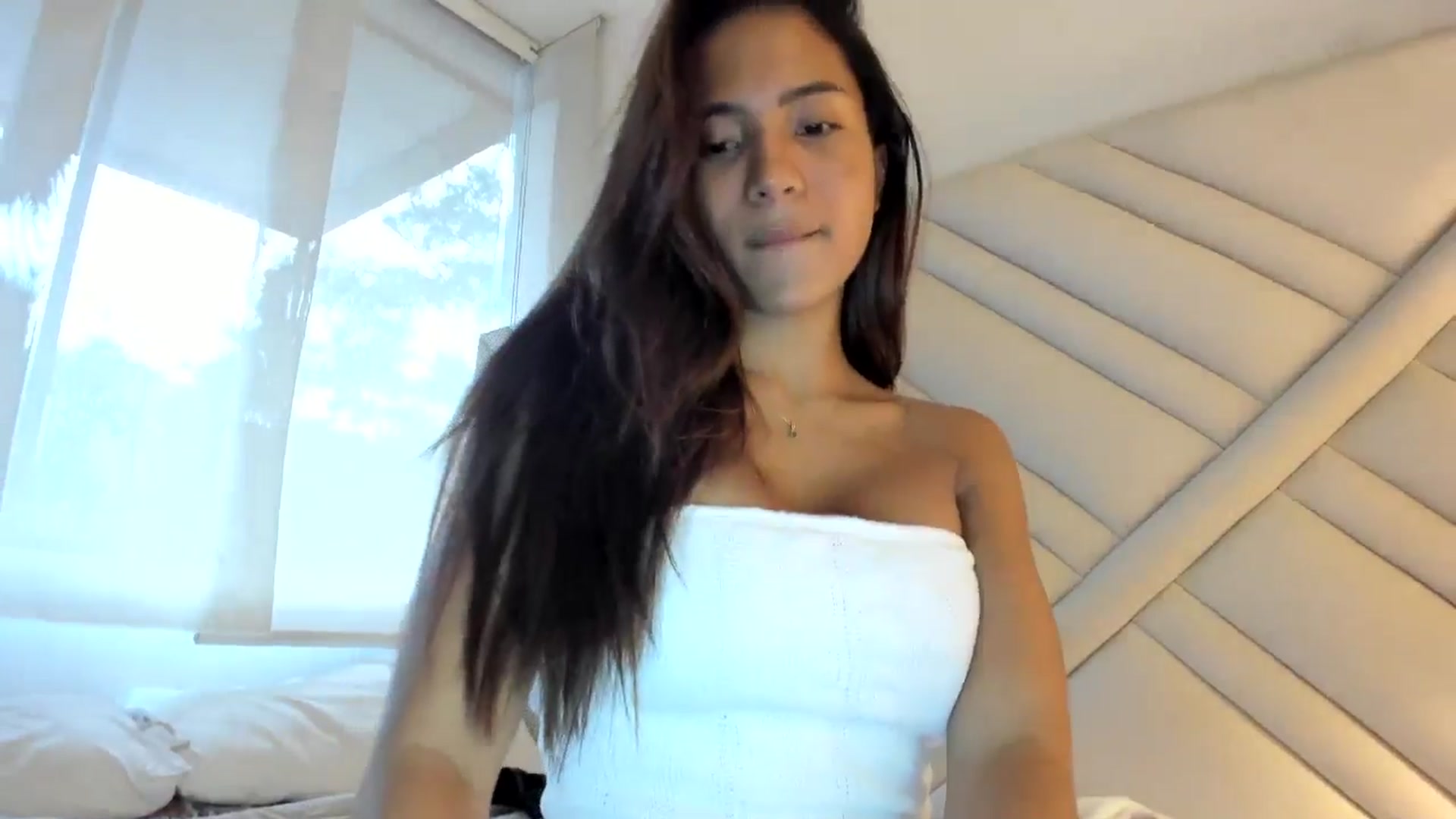 Gallery image thumbnail from Missabyy's myfreecams stream on, 08/26/2025, 22:58 image 14 of 20