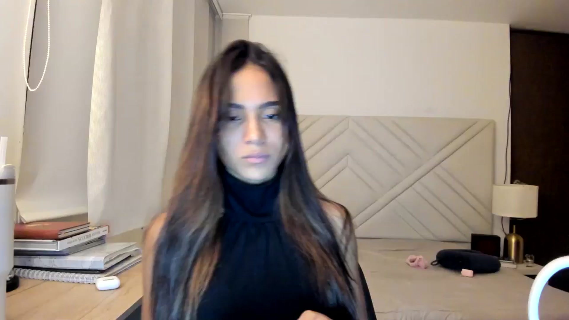 Gallery image thumbnail from Missabyy's myfreecams stream on, 08/31/2025, 02:15 image 13 of 20