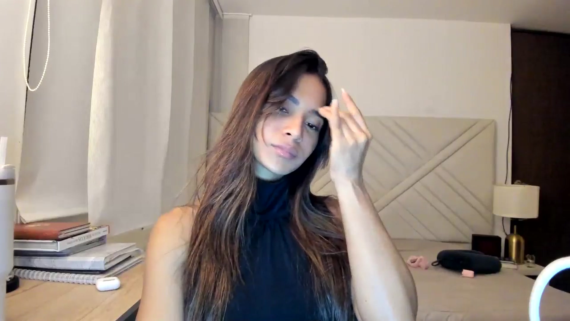 Gallery image thumbnail from Missabyy's myfreecams stream on, 08/31/2025, 02:15 image 9 of 20