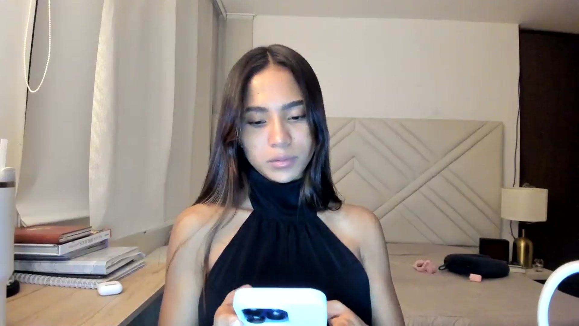 Gallery image thumbnail from Missabyy's myfreecams stream on, 08/31/2025, 02:15 image 4 of 20