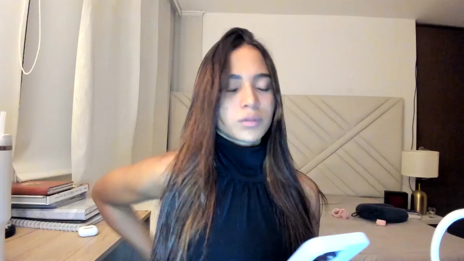 Gallery image thumbnail from Missabyy's myfreecams stream on, 08/31/2025, 02:15 image 16 of 20