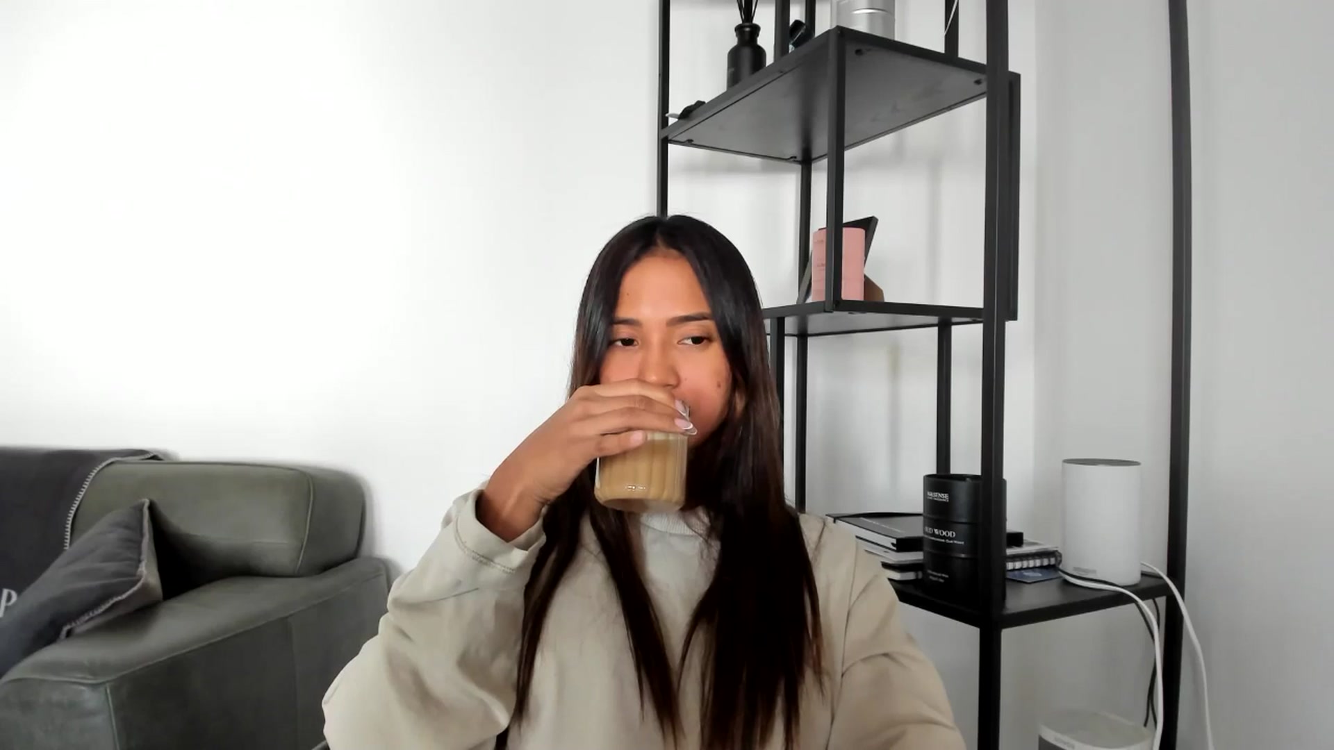 Gallery image thumbnail from Missabyy's myfreecams stream on, 09/27/2025, 15:17 image 4 of 20