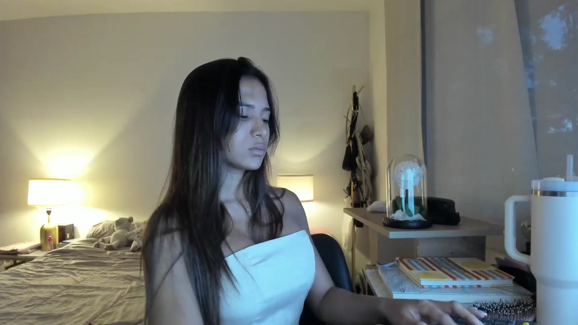 Gallery image thumbnail from Missabyy's myfreecams stream on, 10/07/2025, 23:43 image 15 of 20