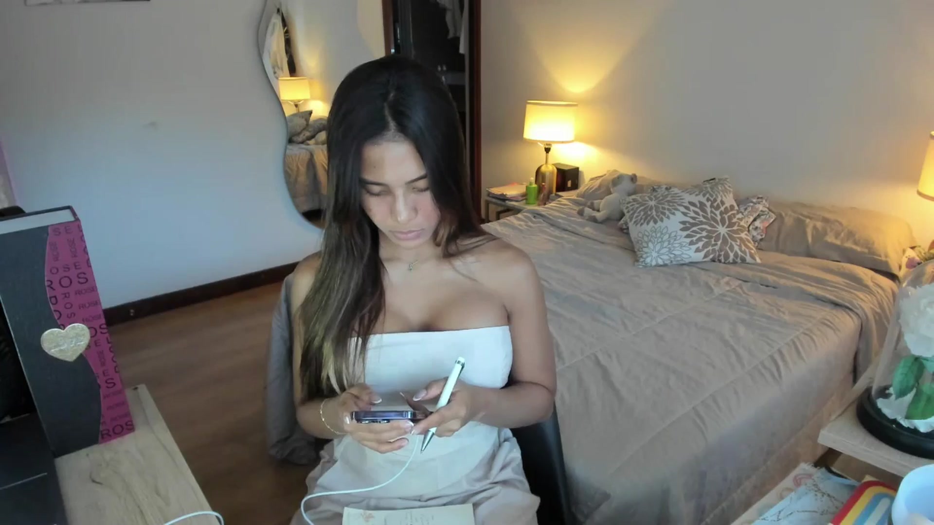 Gallery image thumbnail from Missabyy's myfreecams stream on, 10/07/2025, 23:43 image 6 of 20