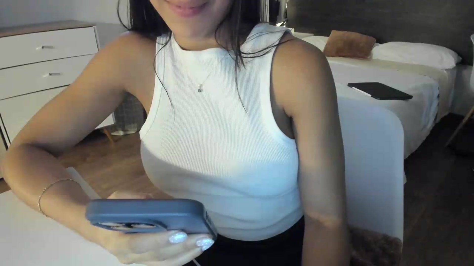 Gallery image thumbnail from Missabyy's myfreecams stream on, 06/20/2026, 24:47 image 4 of 20