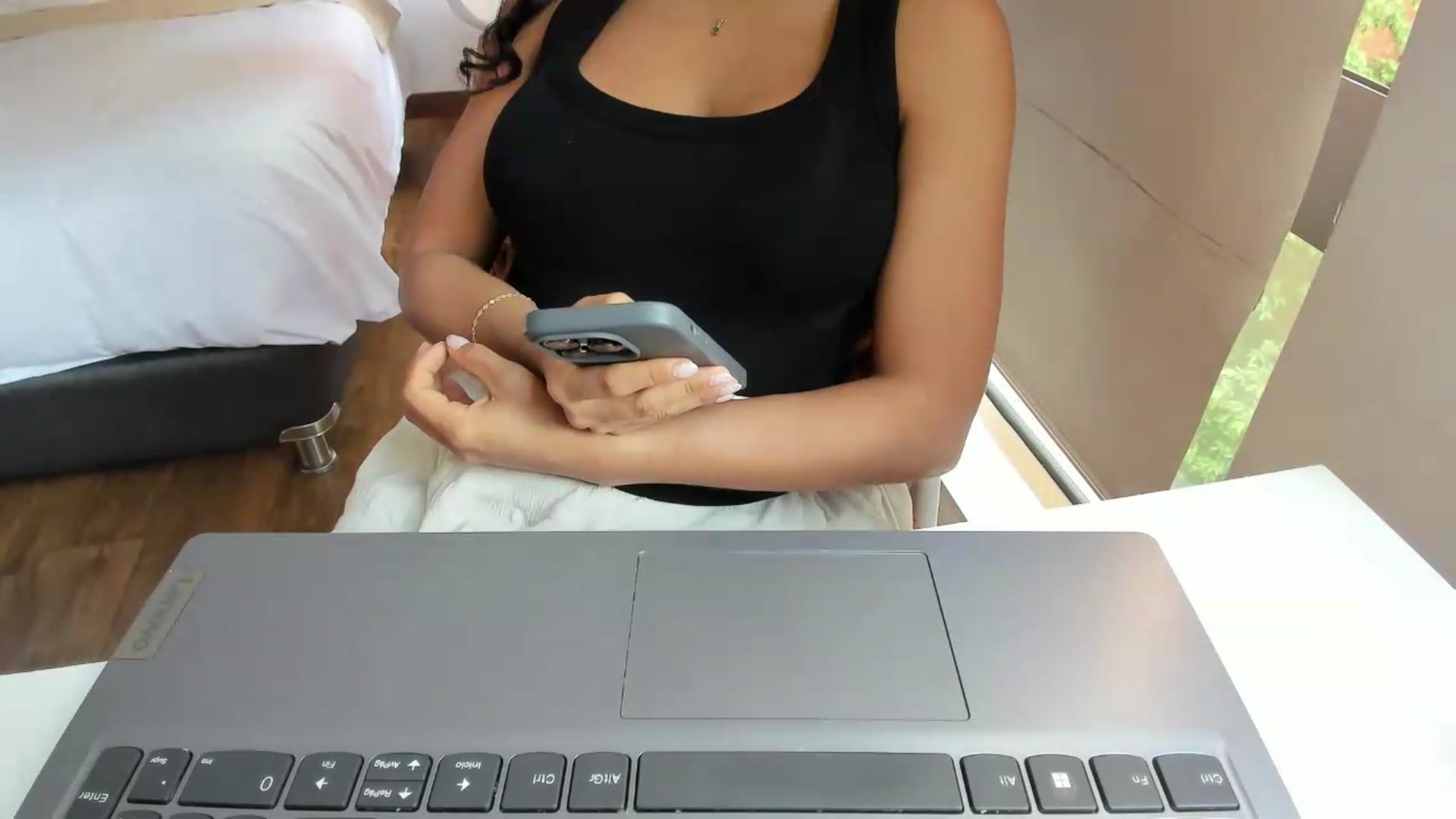 Gallery image thumbnail from Missabyy's myfreecams stream on, 06/20/2026, 18:36 image 12 of 20