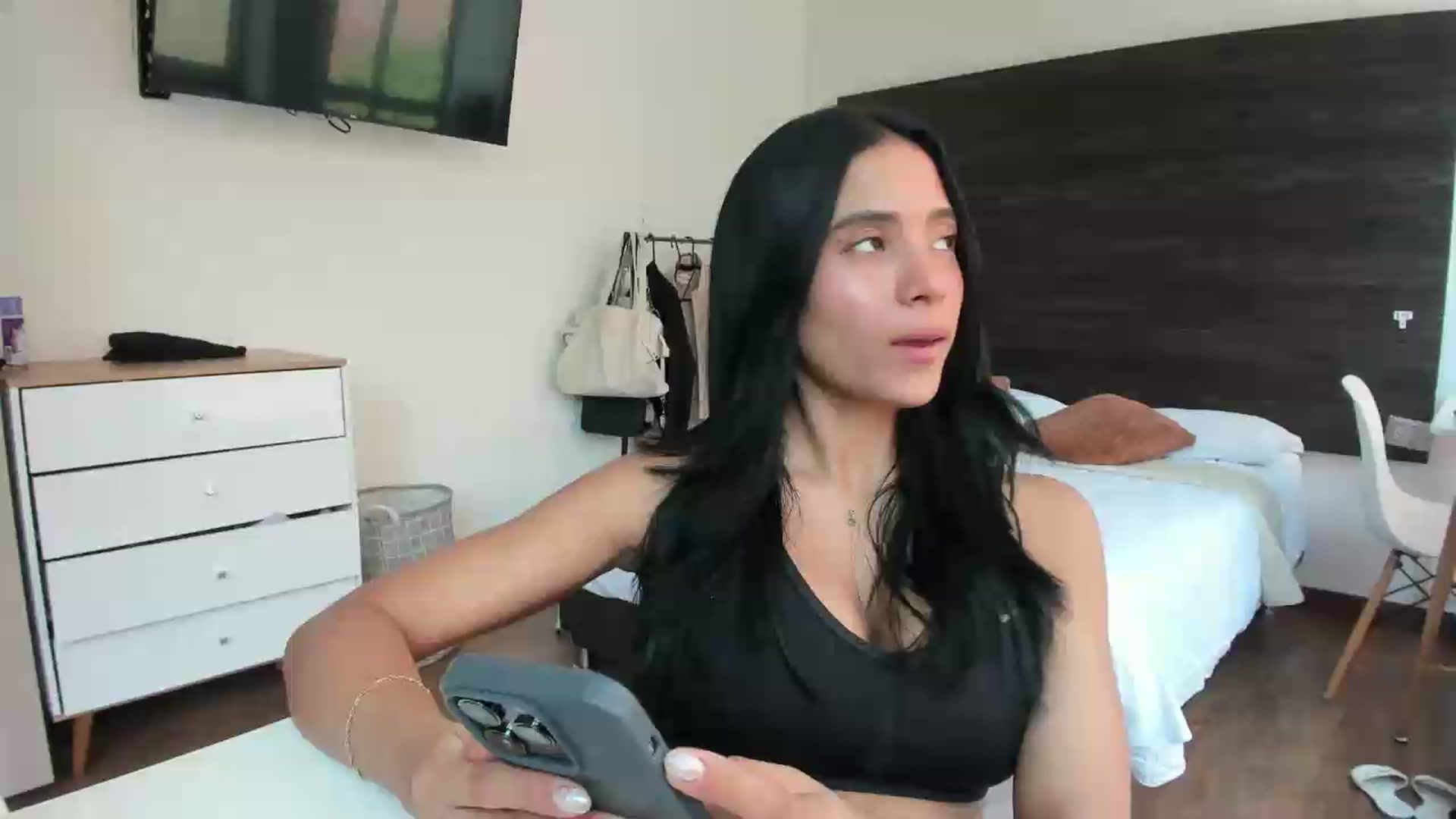 Gallery image thumbnail from Missabyy's myfreecams stream on, 06/25/2026, 19:38 image 4 of 20
