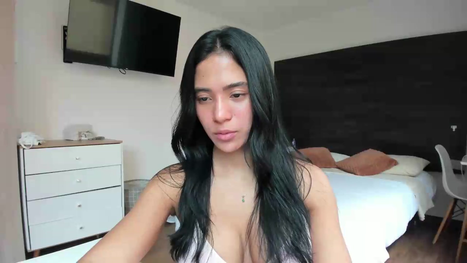 Gallery image thumbnail from Missabyy's myfreecams stream on, 06/26/2026, 16:51 image 16 of 20