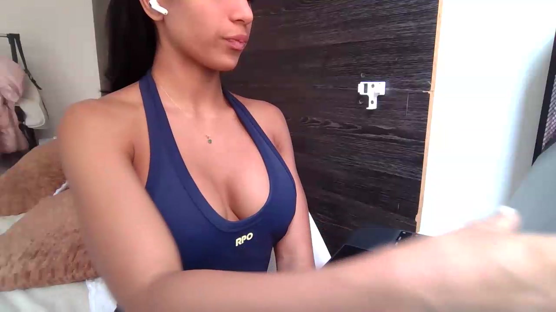 Gallery image thumbnail from Missabyy's myfreecams stream on, 07/11/2026, 18:19 image 6 of 20