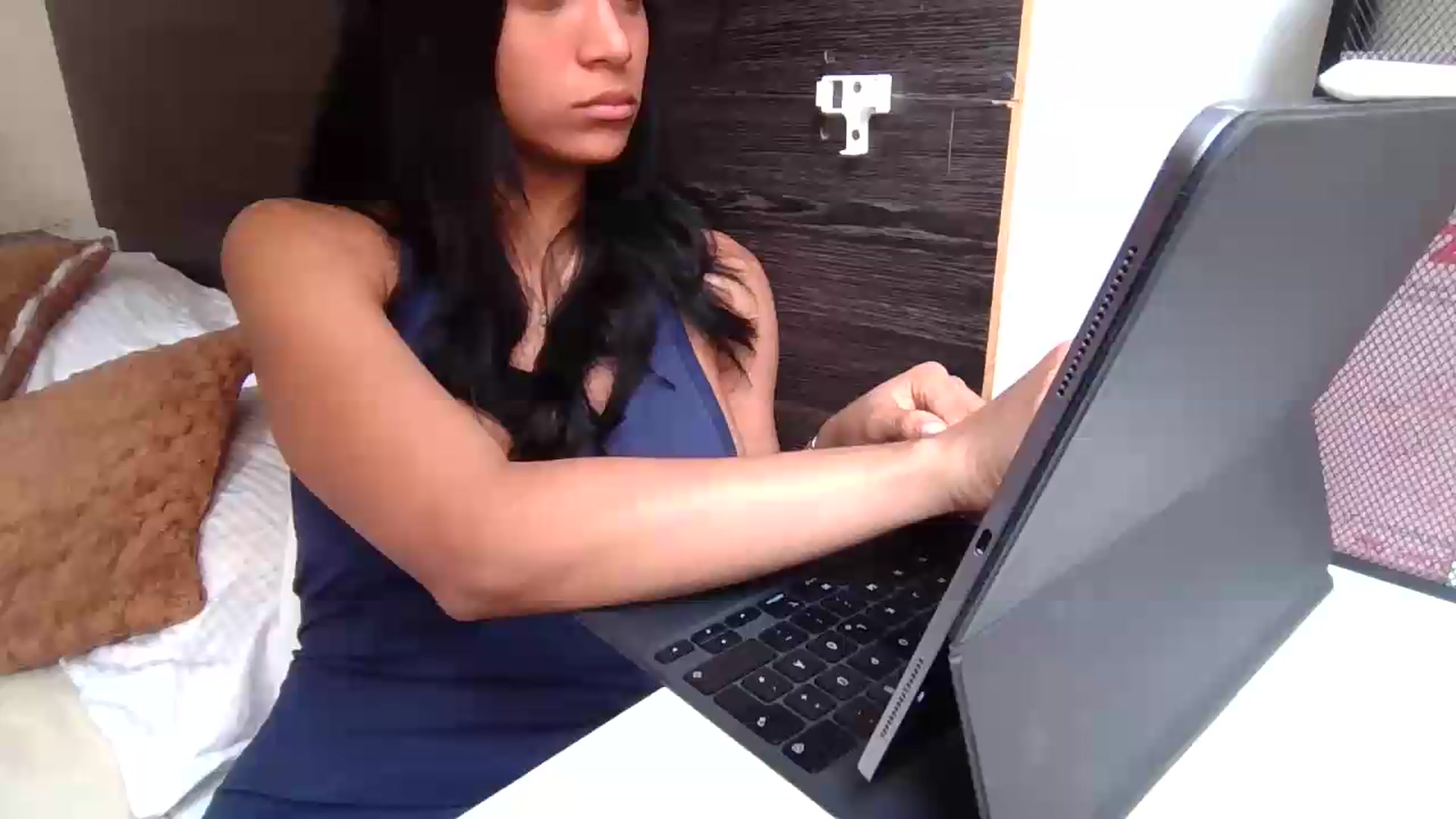 Gallery image thumbnail from Missabyy's myfreecams stream on, 07/11/2026, 18:56 image 14 of 20