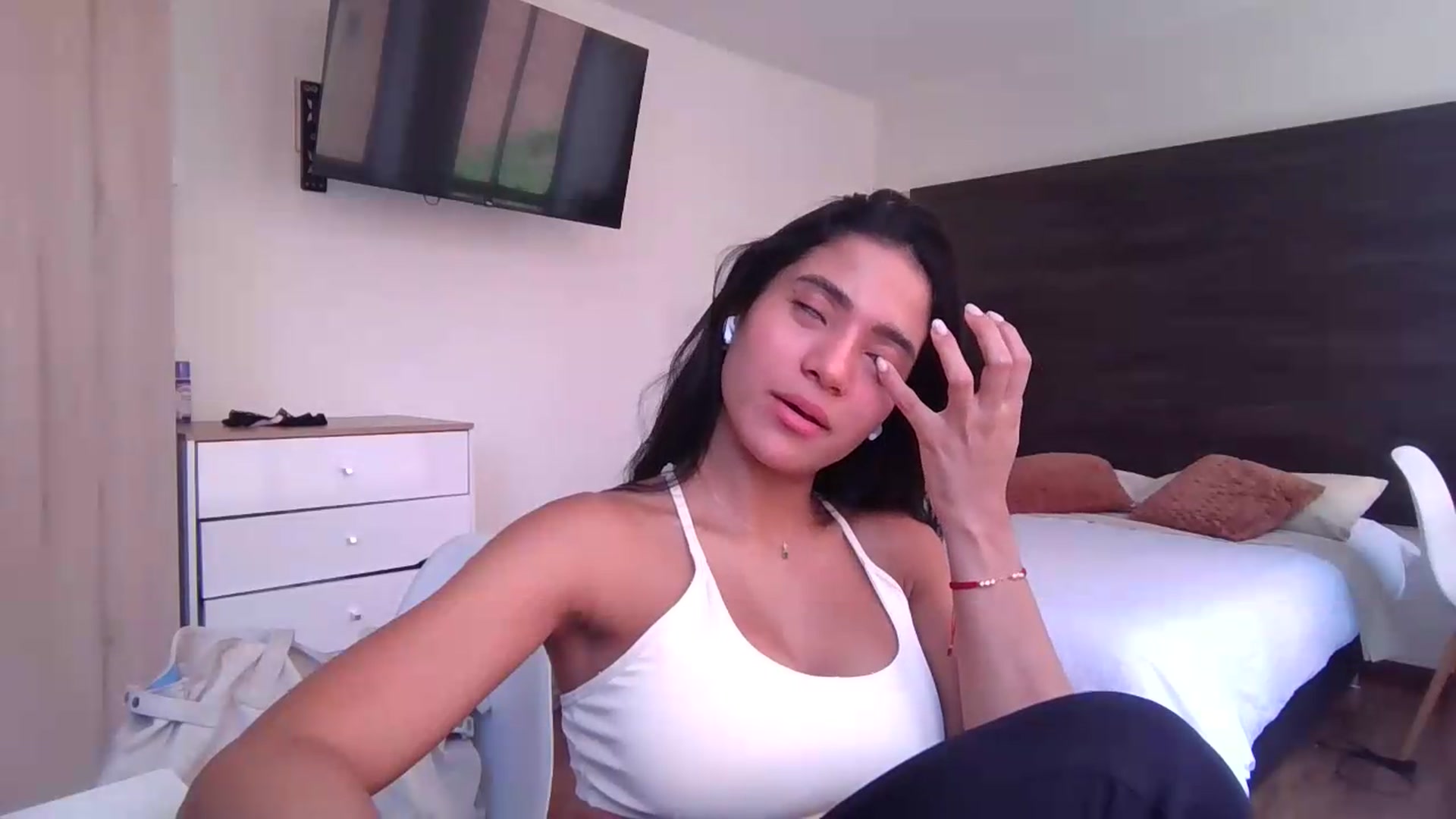 Gallery image thumbnail from Missabyy's myfreecams stream on, 07/16/2026, 18:09 image 11 of 20