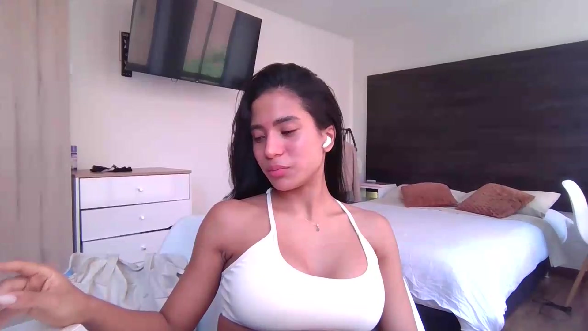 Gallery image thumbnail from Missabyy's myfreecams stream on, 07/16/2026, 18:09 image 9 of 20
