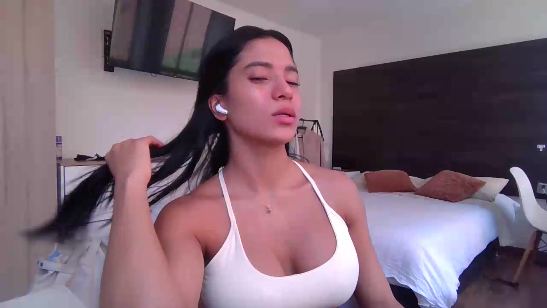 Gallery image thumbnail from Missabyy's myfreecams stream on, 07/16/2026, 18:09 image 4 of 20