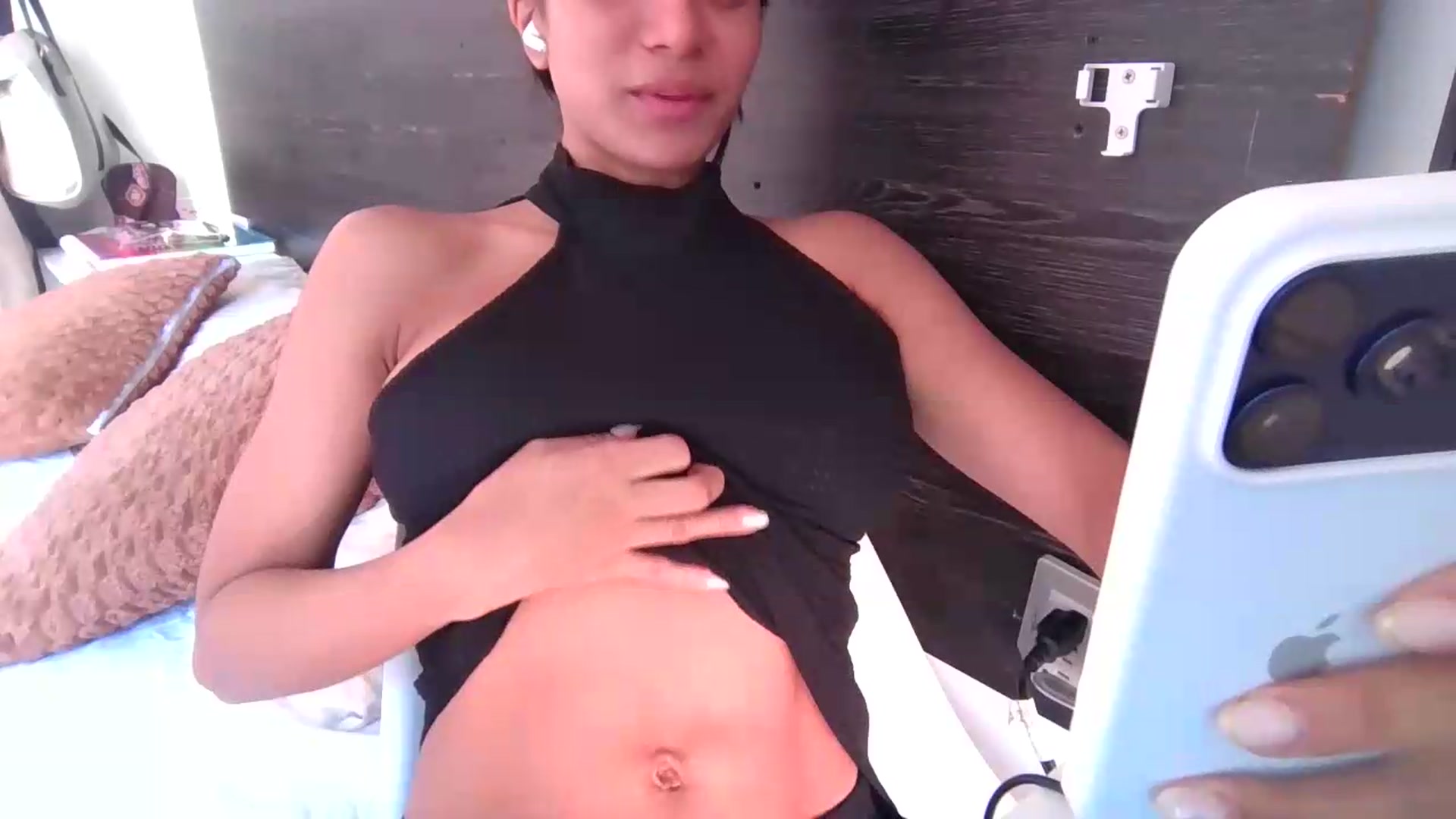 Gallery image thumbnail from Missabyy's myfreecams stream on, 07/16/2026, 21:53 image 13 of 20