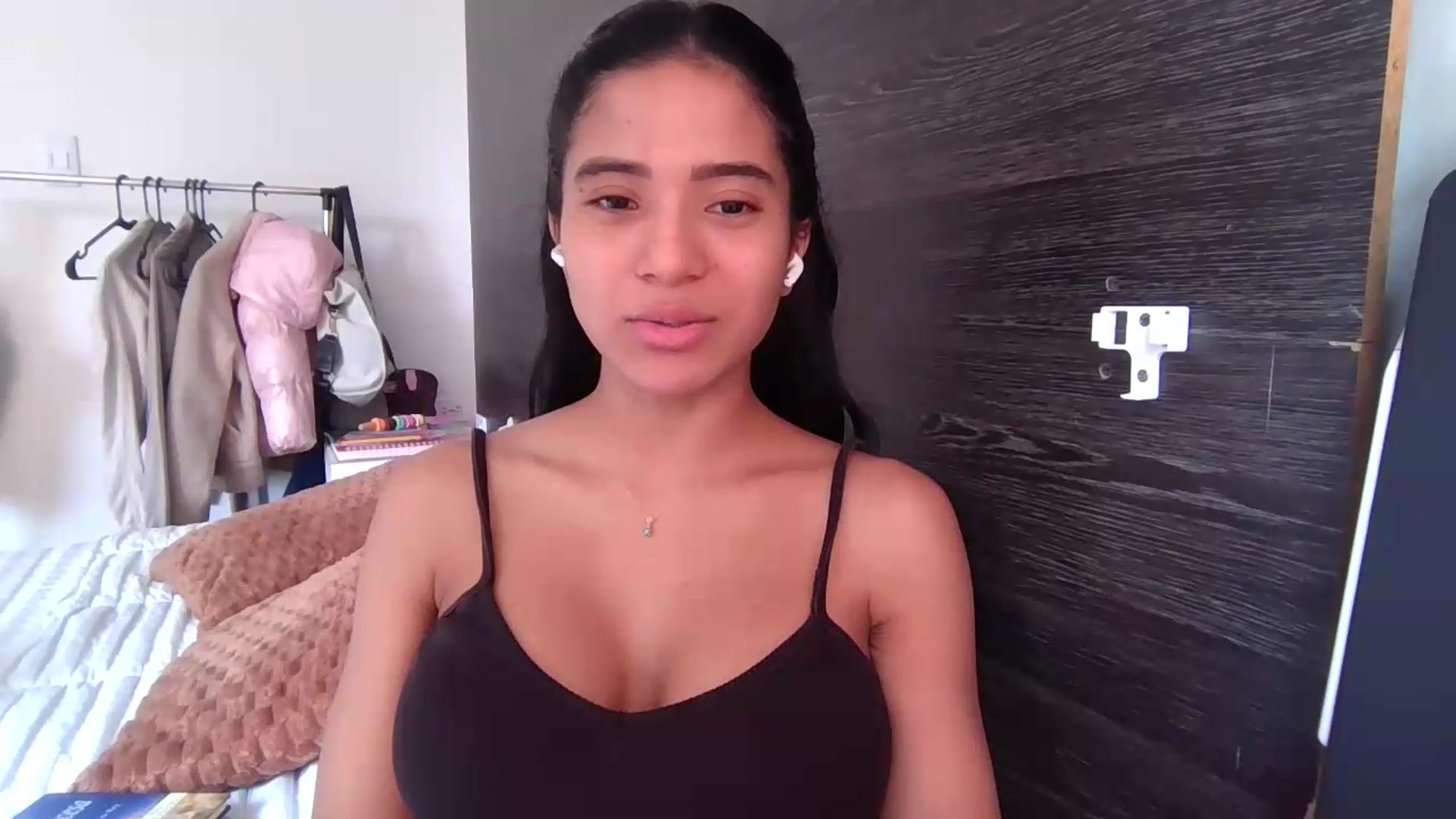 Gallery image thumbnail from Missabyy's myfreecams stream on, 07/18/2026, 14:05 image 16 of 20