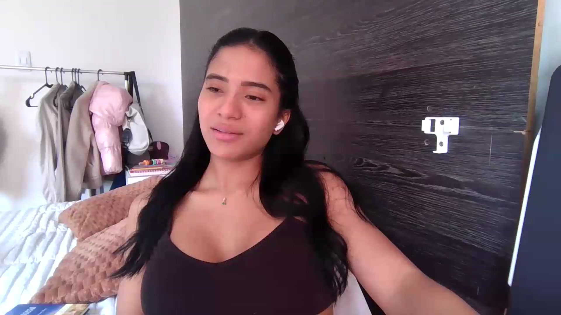Gallery image thumbnail from Missabyy's myfreecams stream on, 07/18/2026, 14:05 image 10 of 20