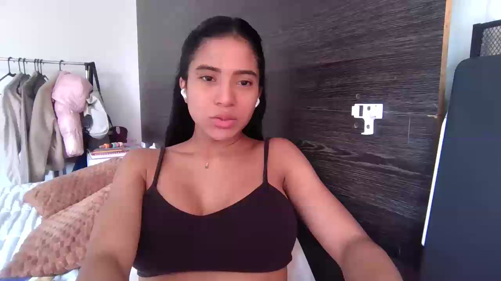 Gallery image thumbnail from Missabyy's myfreecams stream on, 07/18/2026, 14:05 image 1 of 20