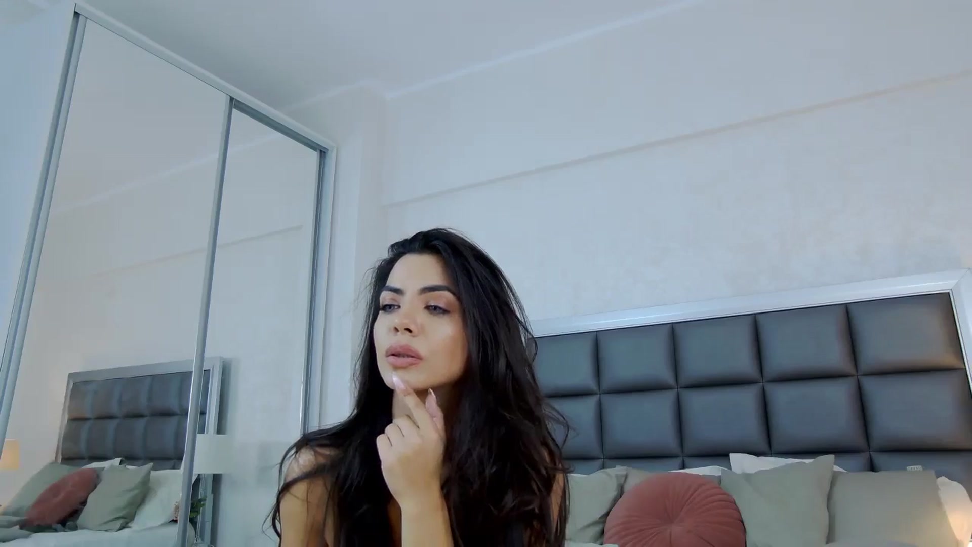 Gallery image thumbnail from Missangelin's myfreecams stream on, 10/20/2024, 15:52 image 2 of 20
