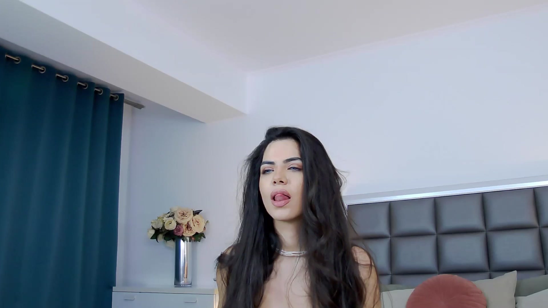 Gallery image thumbnail from Missangelin's myfreecams stream on, 04/18/2026, 17:26 image 13 of 20