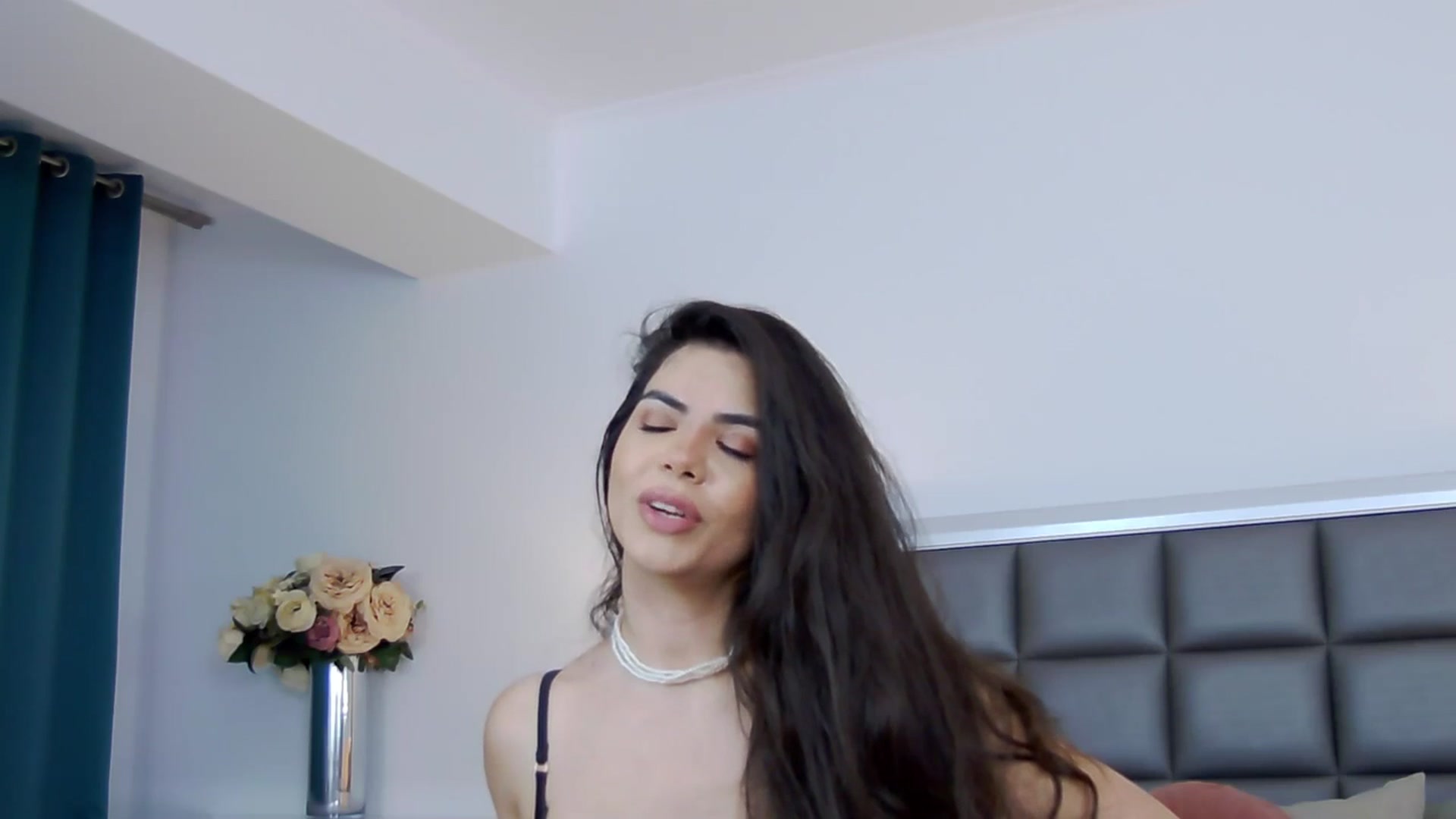 Gallery image thumbnail from Missangelin's myfreecams stream on, 04/18/2026, 17:26 image 7 of 20