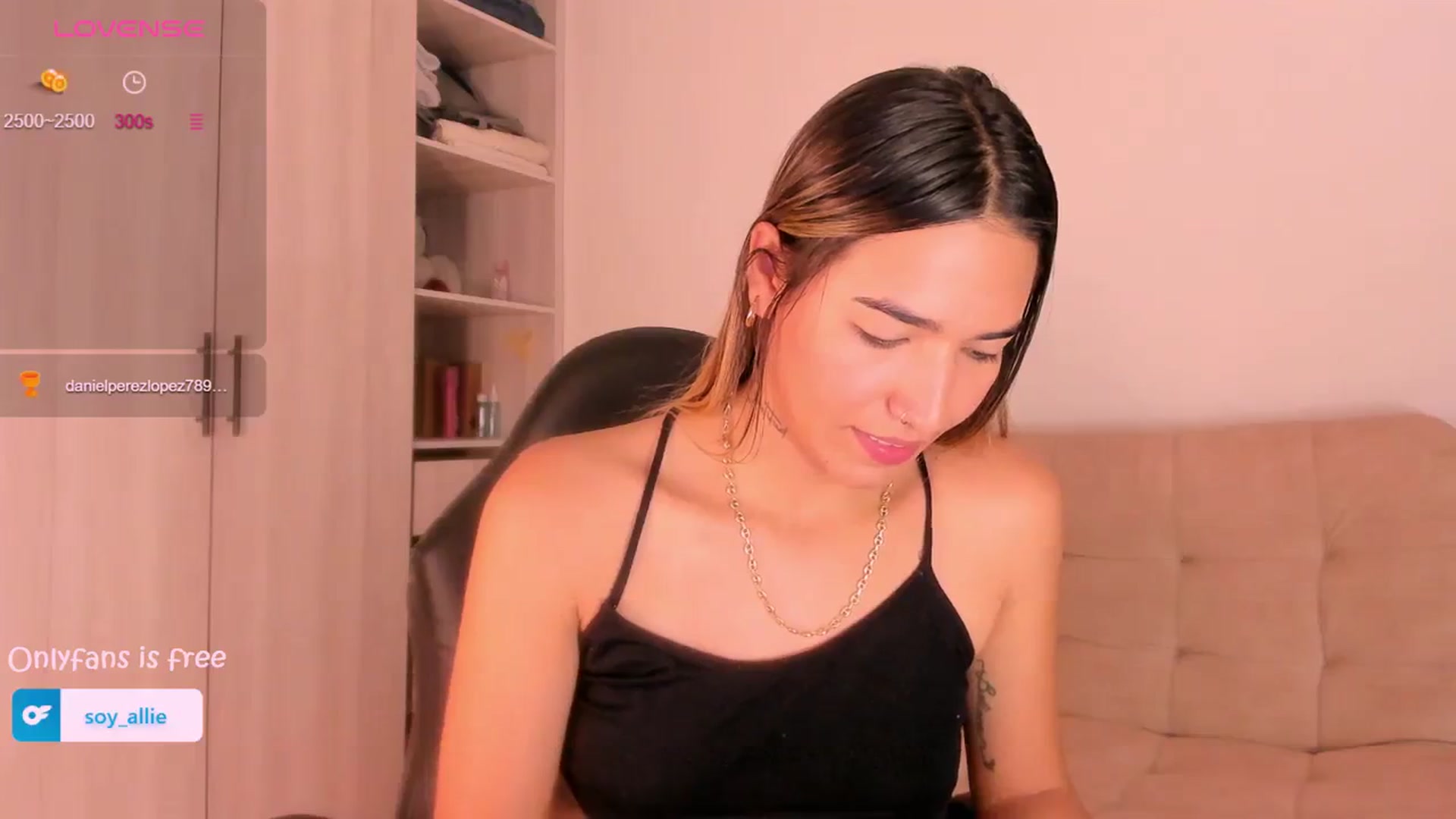 Gallery image thumbnail from Missbaby8's myfreecams stream on, 02/18/2024, 12:14 image 15 of 20