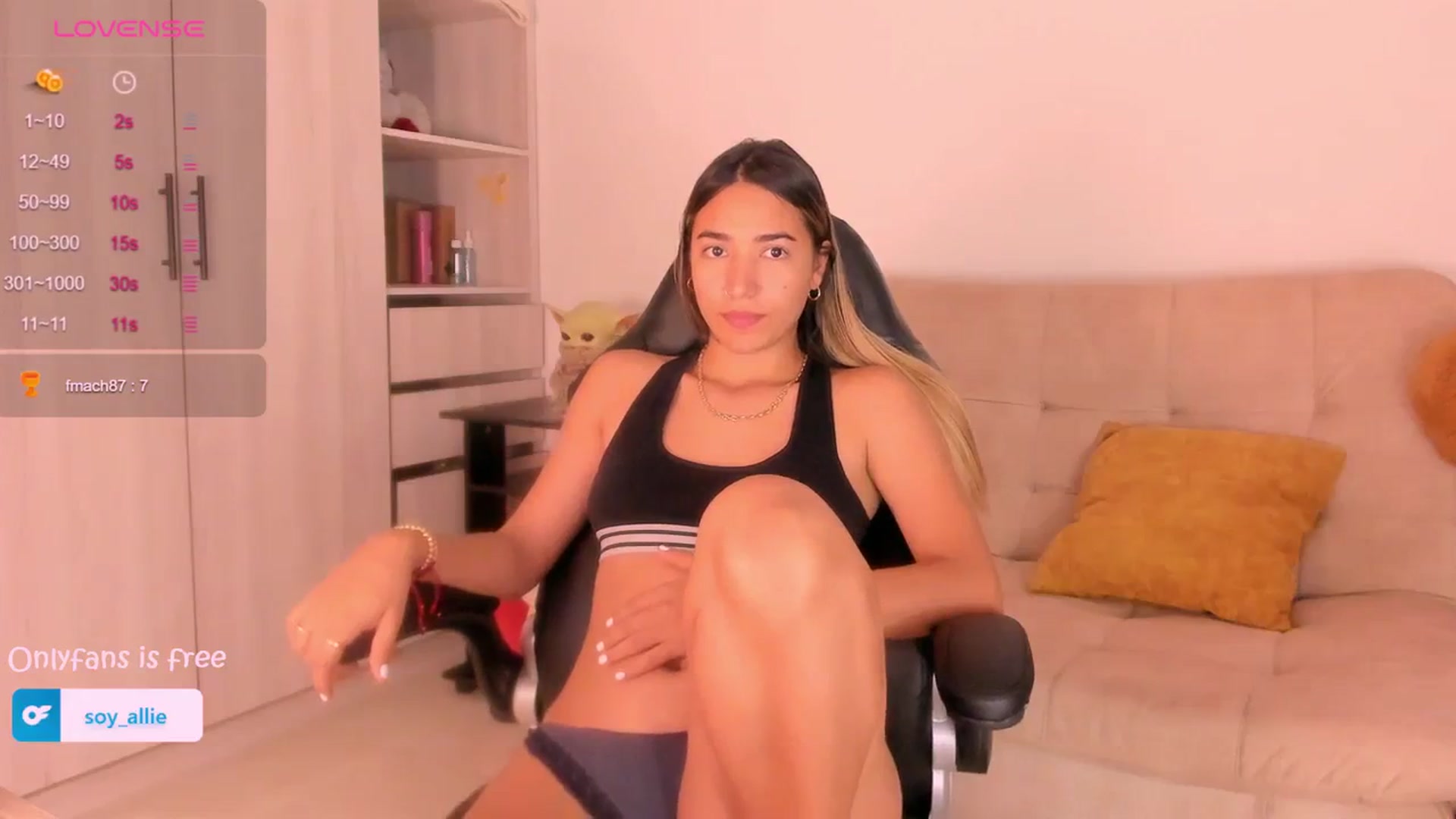 Gallery image thumbnail from Missbaby8's myfreecams stream on, 02/26/2024, 12:02 image 4 of 20