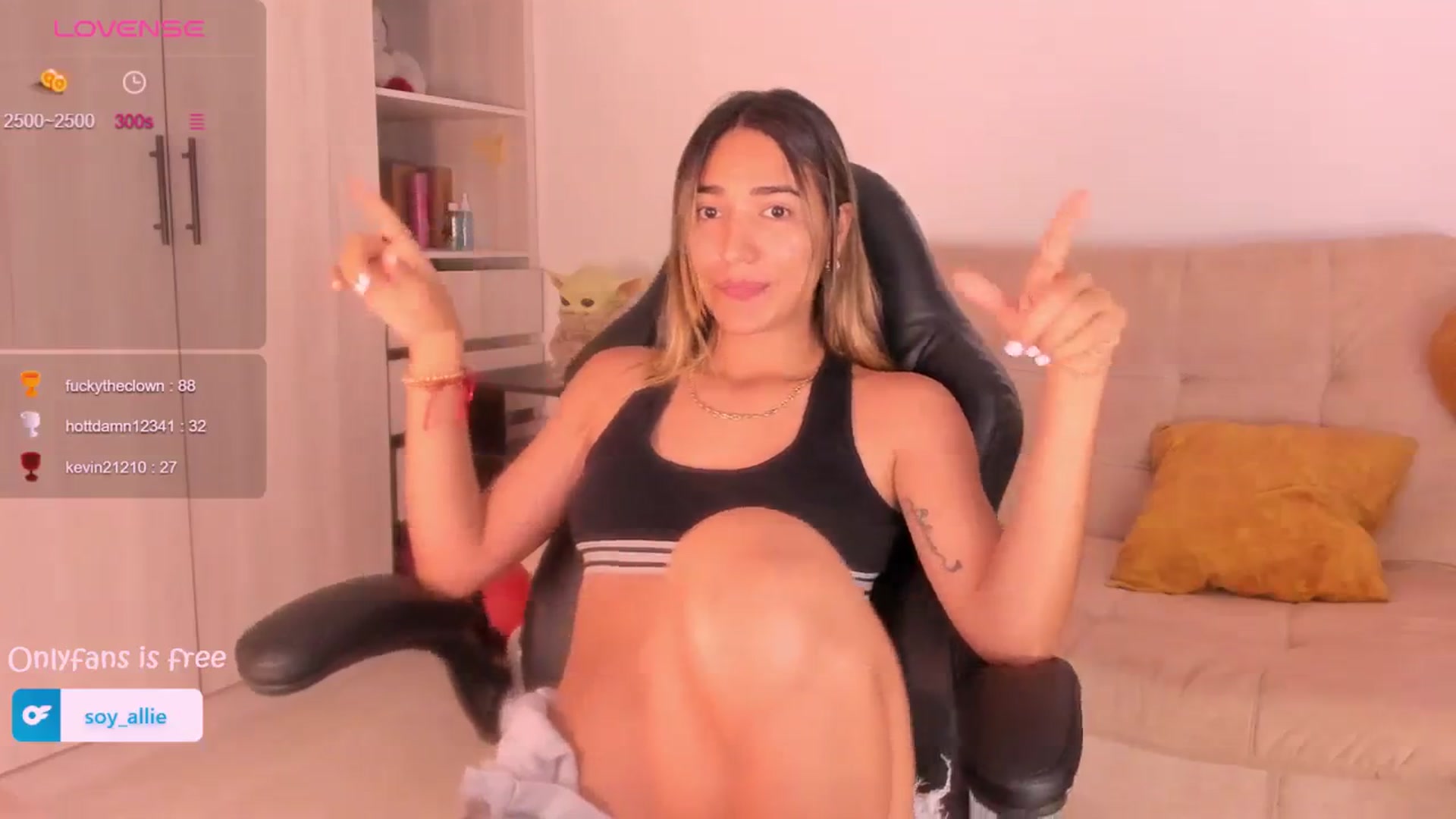 Gallery image thumbnail from Missbaby8's myfreecams stream on, 02/26/2024, 15:59 image 9 of 20